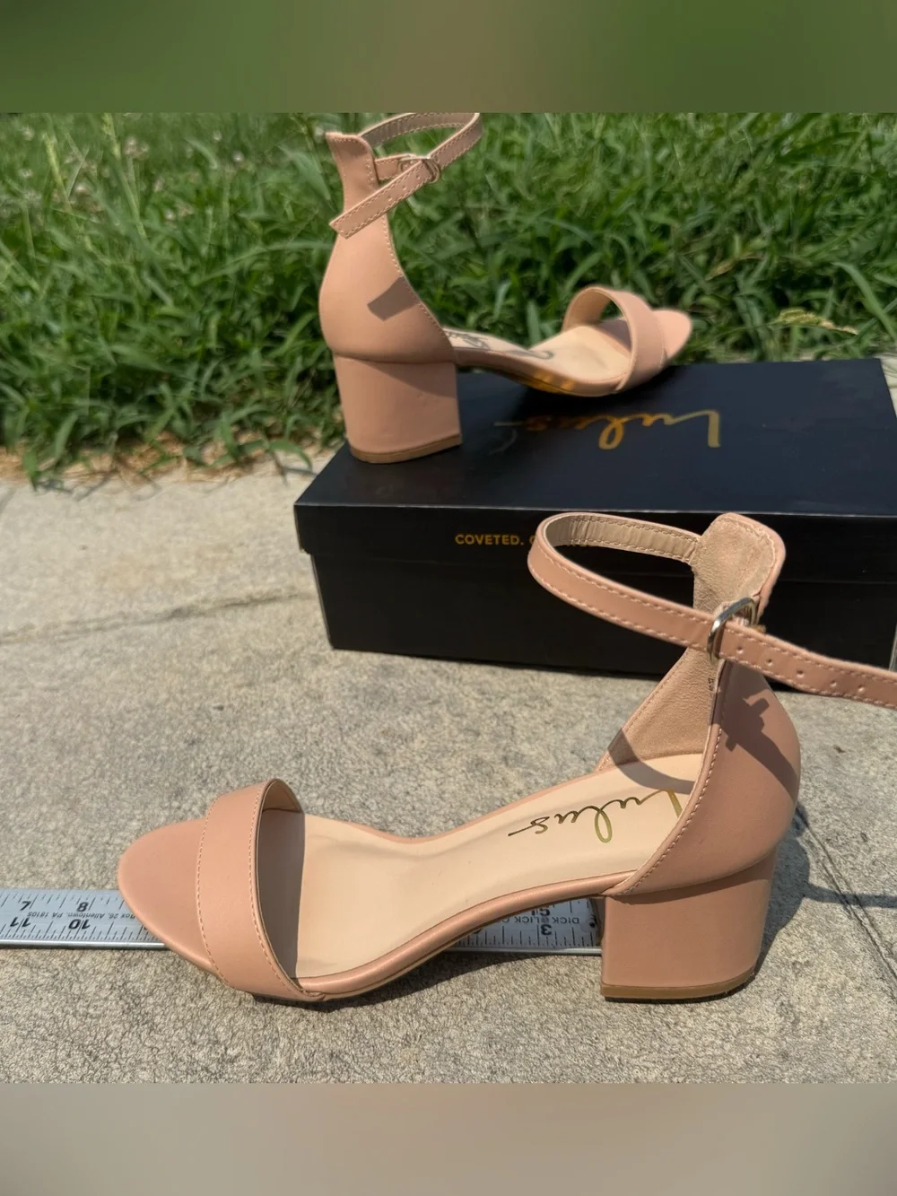 NIB Lulu’s Harper Almond Chunky Heels women’s size 8